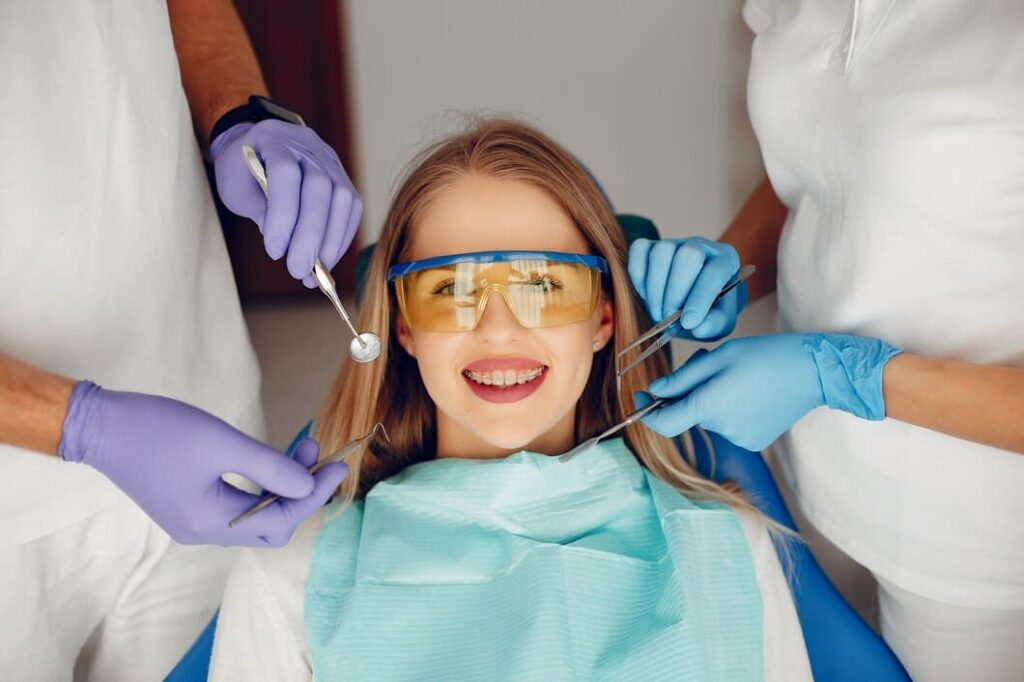 nina dentista revision dental sonrisa consulta